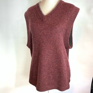 ❄️ Men’s Woolrich Wool Sweater Vest in Dark Merlot